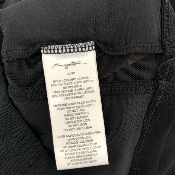 Athletic black crop top with front zipper - Picture 5 of 6